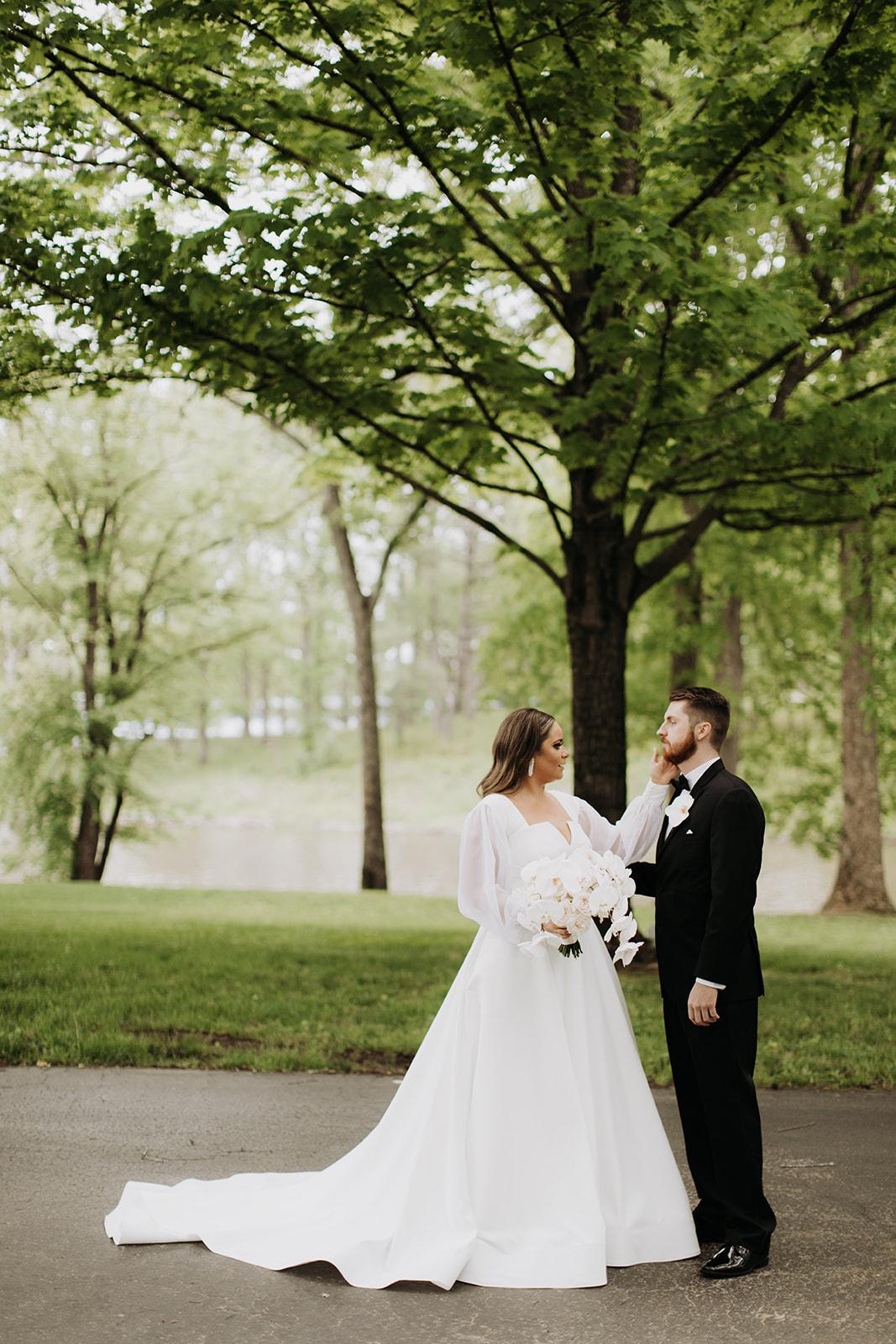 A Classic Spring Wedding at The Estate at Cherokee Dock 115