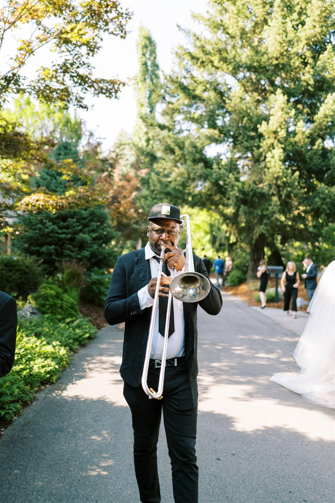 A Romantic Summer Wedding on Hayden Lake 71