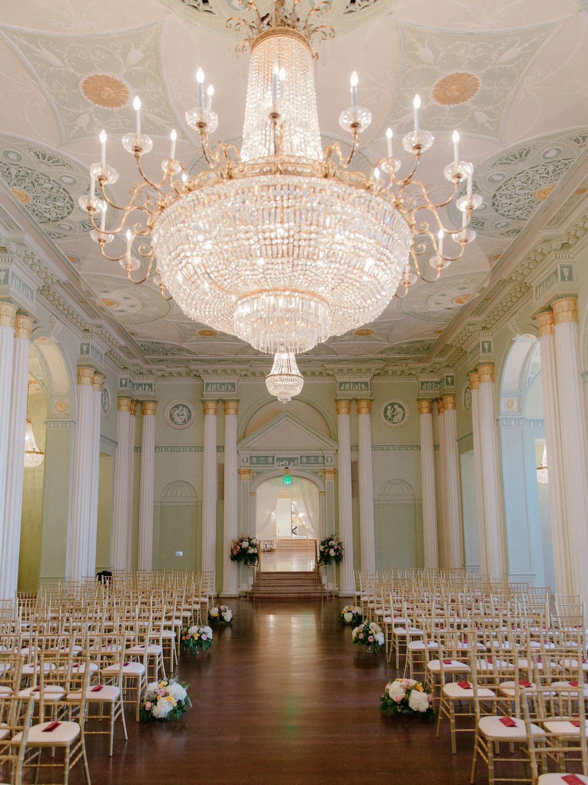 A Classic Spring Wedding at The Plaza Midtown Clubroom 30