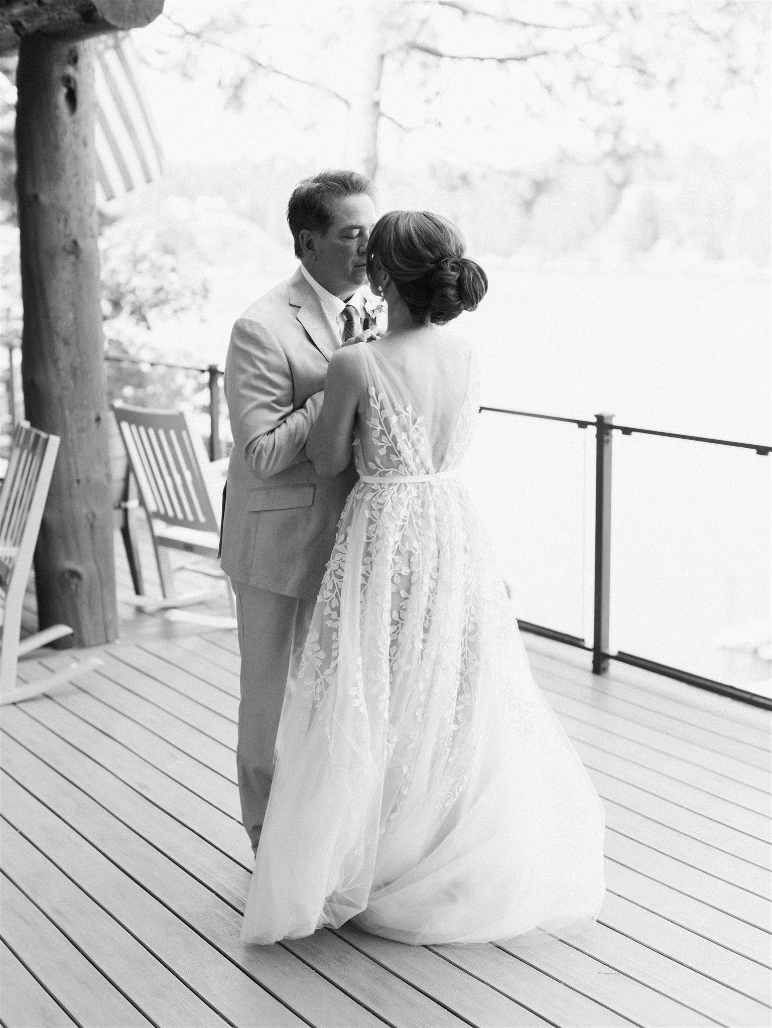 A Romantic Summer Wedding on Hayden Lake 53