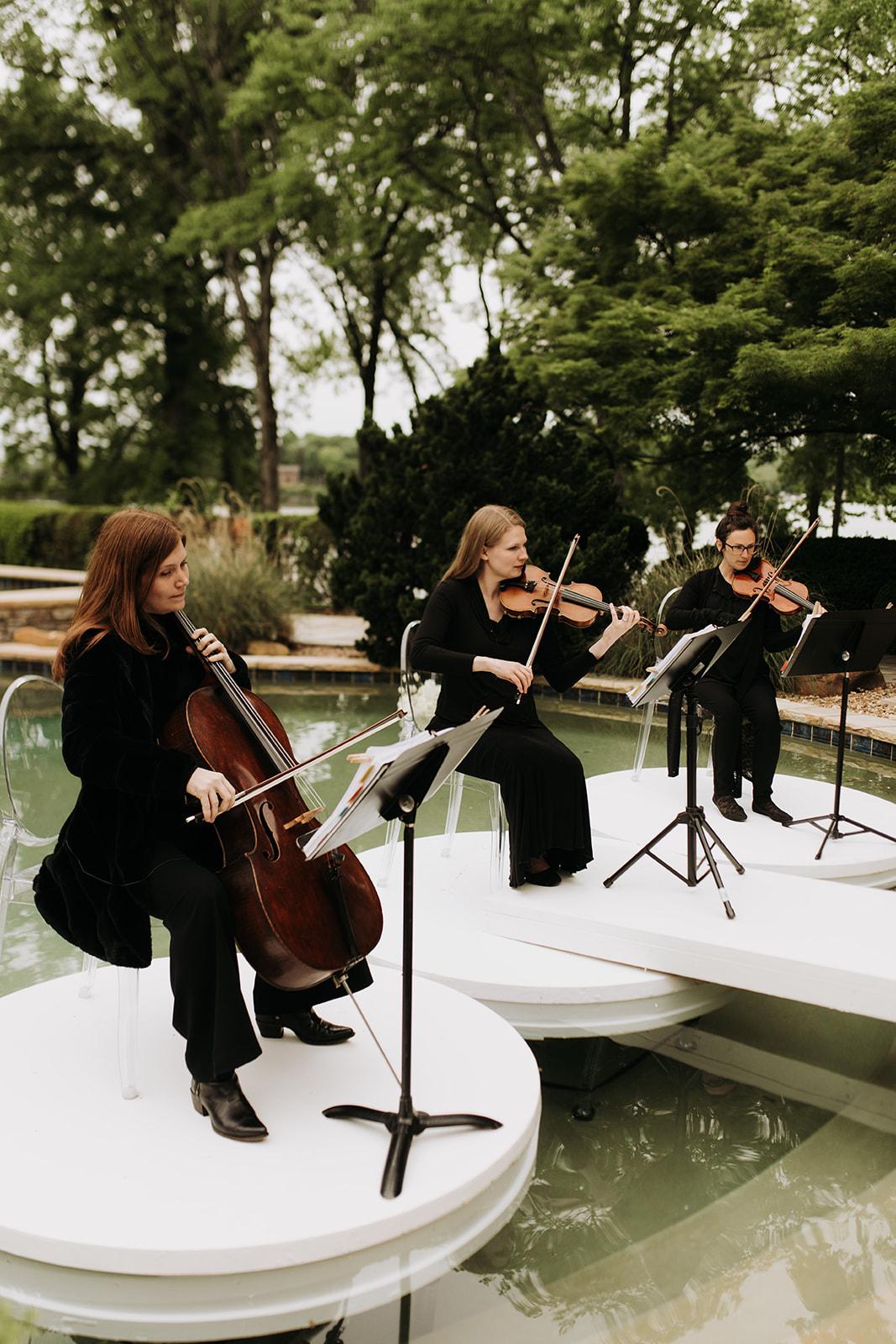 A Classic Spring Wedding at The Estate at Cherokee Dock 53