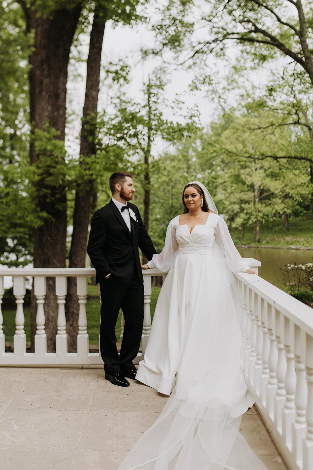 A Classic Spring Wedding at The Estate at Cherokee Dock 37