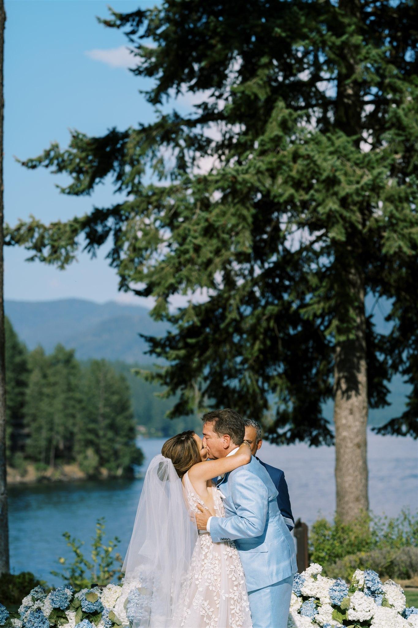 A Romantic Summer Wedding on Hayden Lake 36