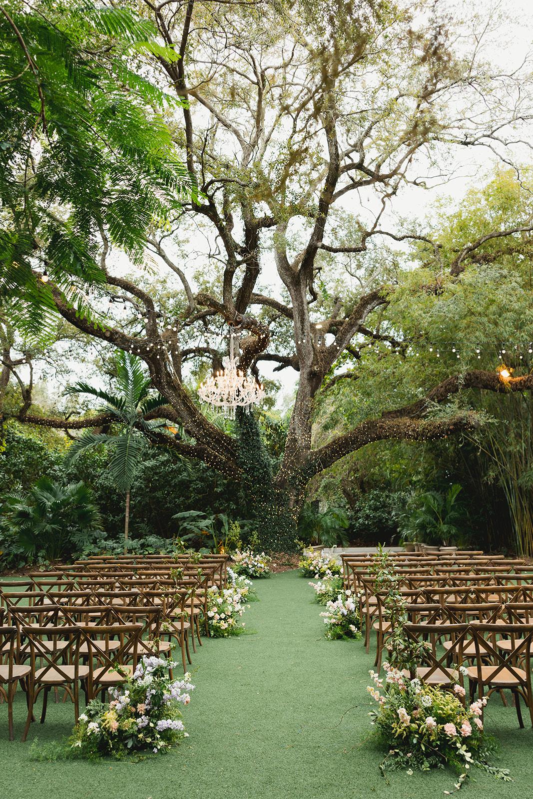 A Whimsical Winter Wedding at the Villa Woodbine