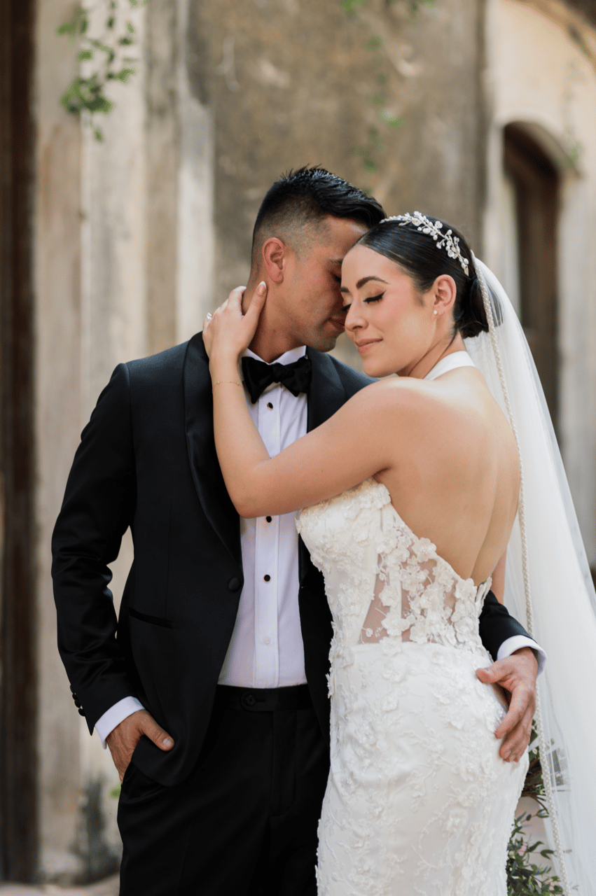 A Classic Spring Wedding at Finca by Alofa