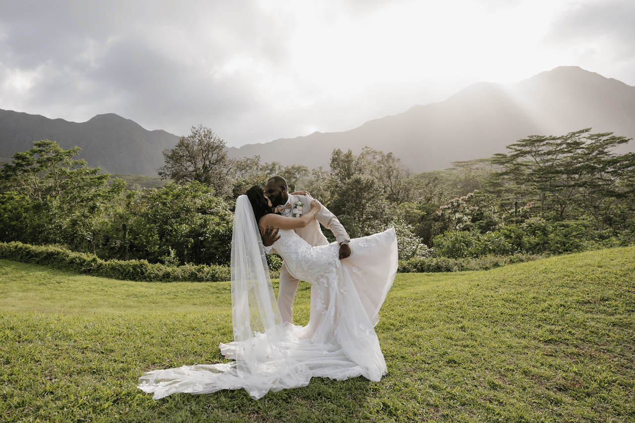 A Classic Spring Wedding at Royal Hawaiian Golf Club