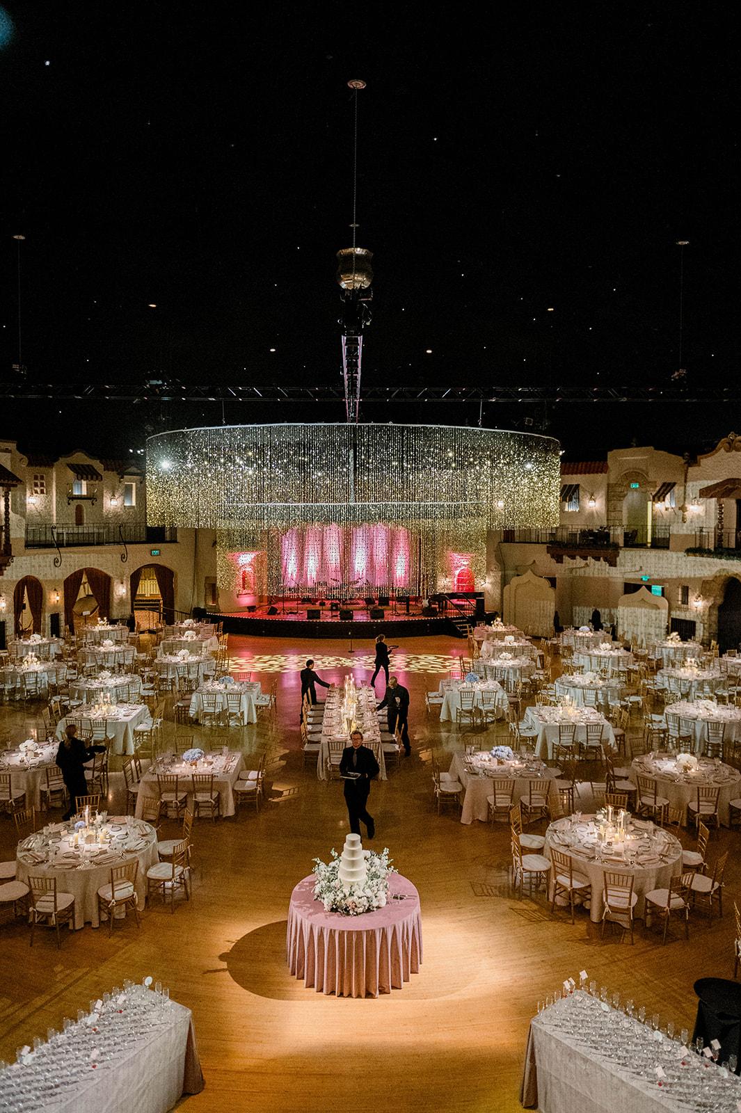 A Glamorous Fall Wedding at the Indiana Roof Ballroom 89