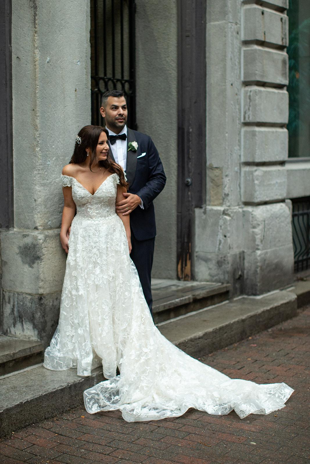 A Glamorous Summer Wedding at the Notre-Dame Basilica 30