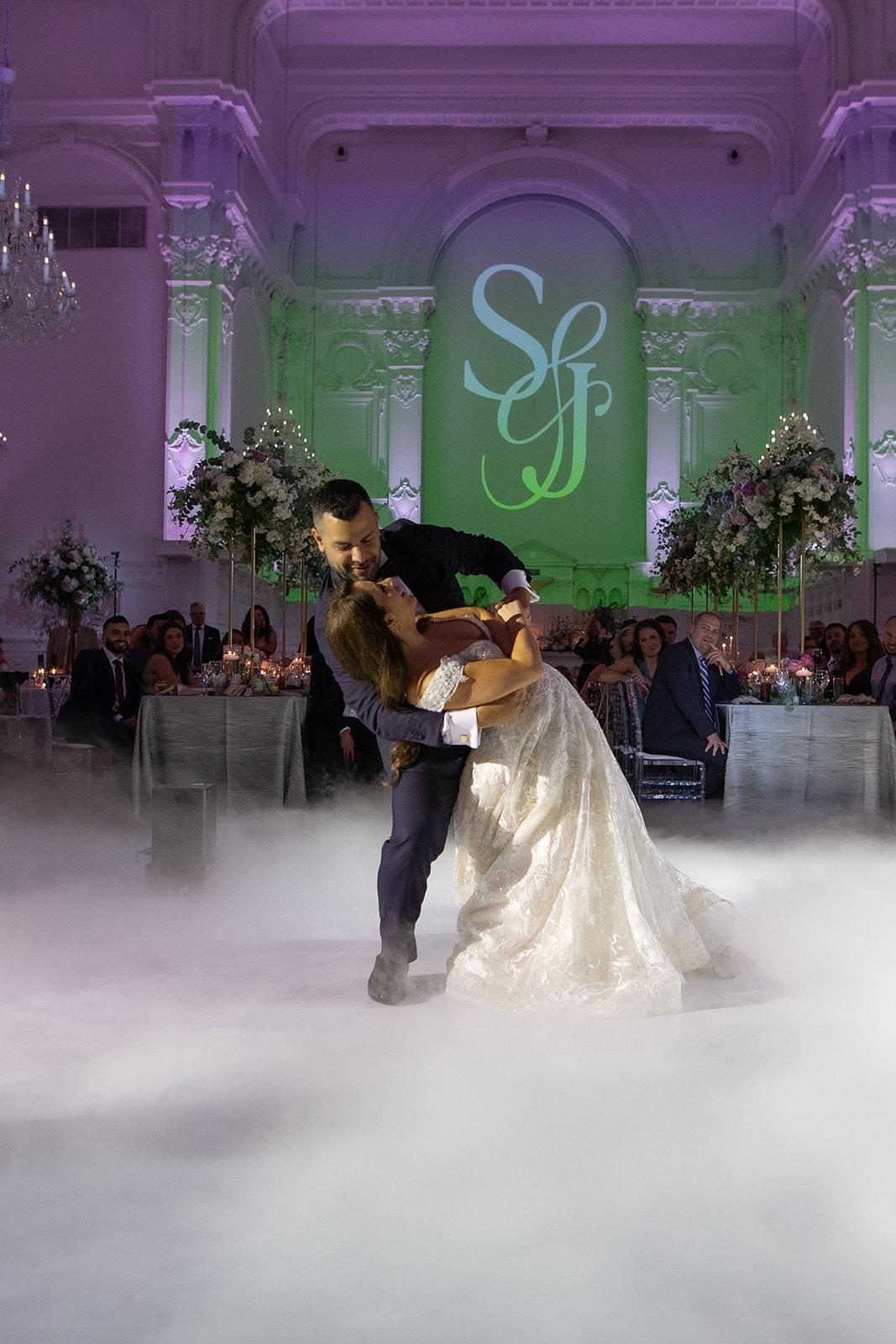 A Glamorous Summer Wedding at the Notre-Dame Basilica 16