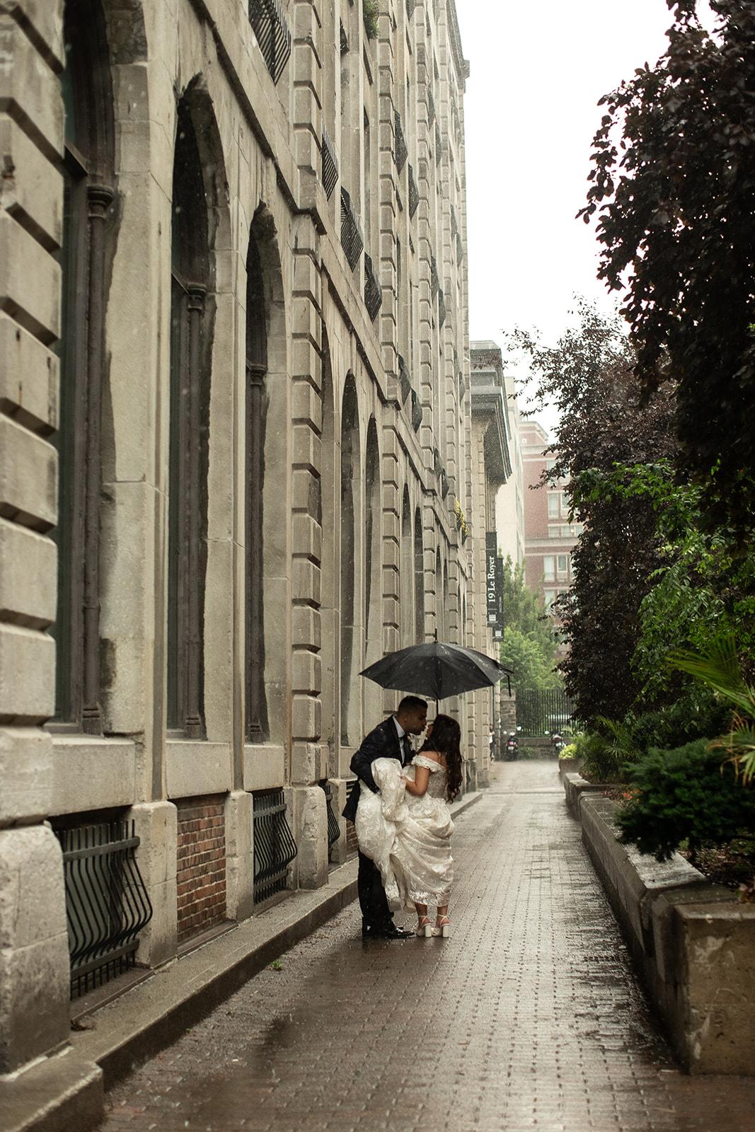 A Glamorous Summer Wedding at the Notre-Dame Basilica 68
