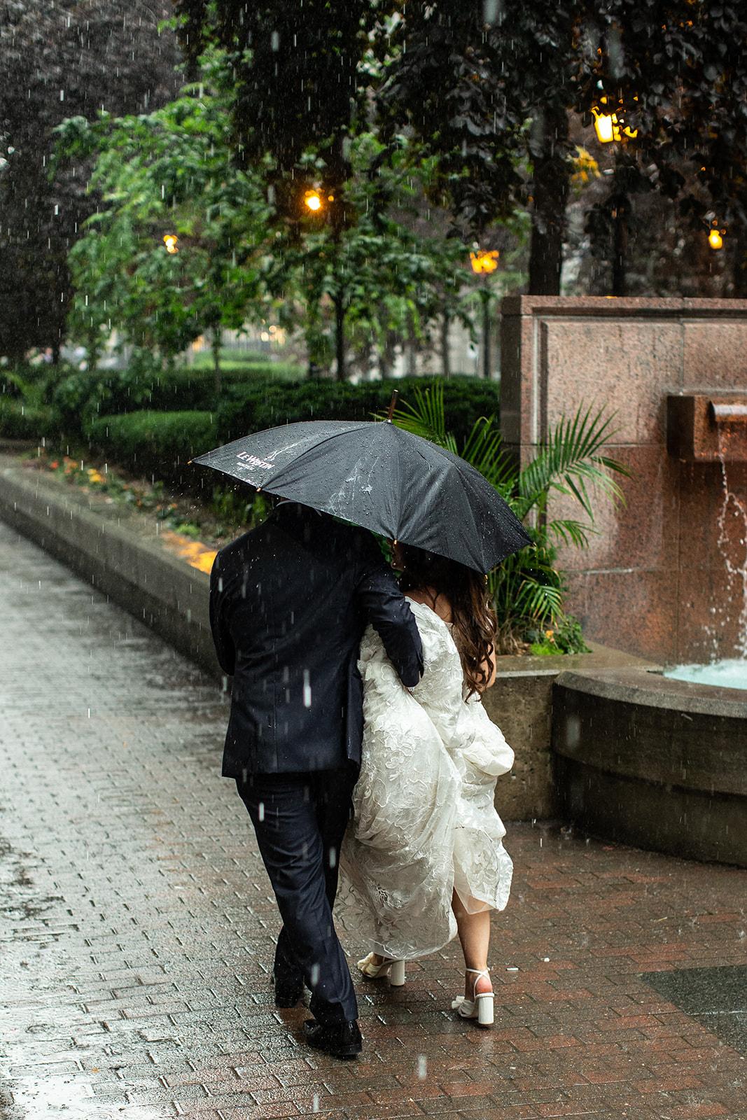 A Glamorous Summer Wedding at the Notre-Dame Basilica 67