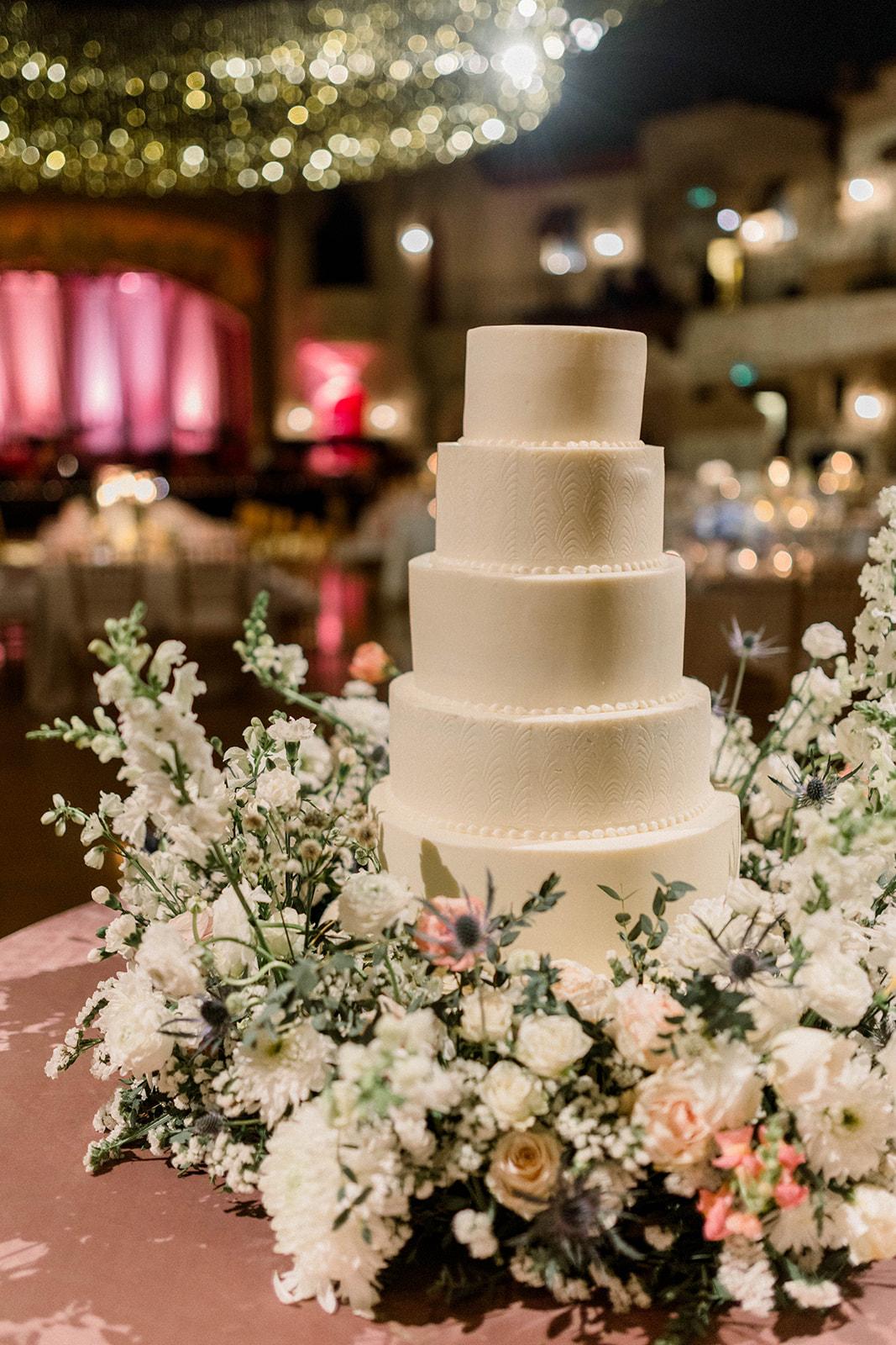 A Glamorous Fall Wedding at the Indiana Roof Ballroom 55