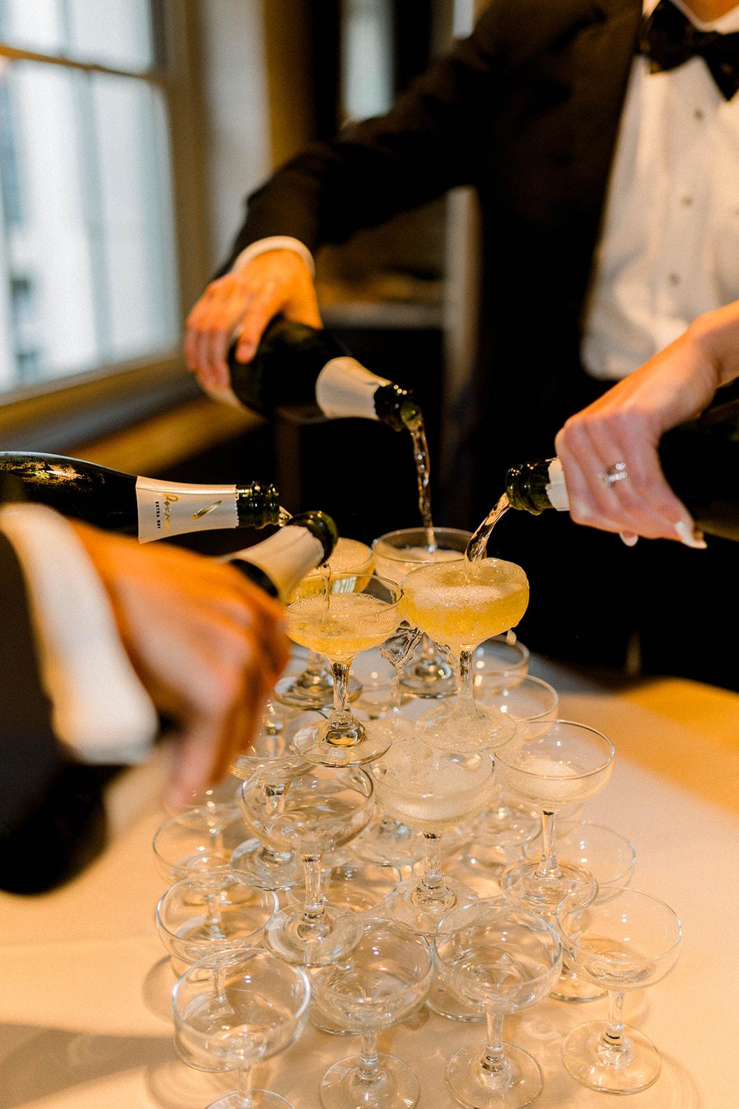 A Glamorous Fall Wedding at the Indiana Roof Ballroom 39