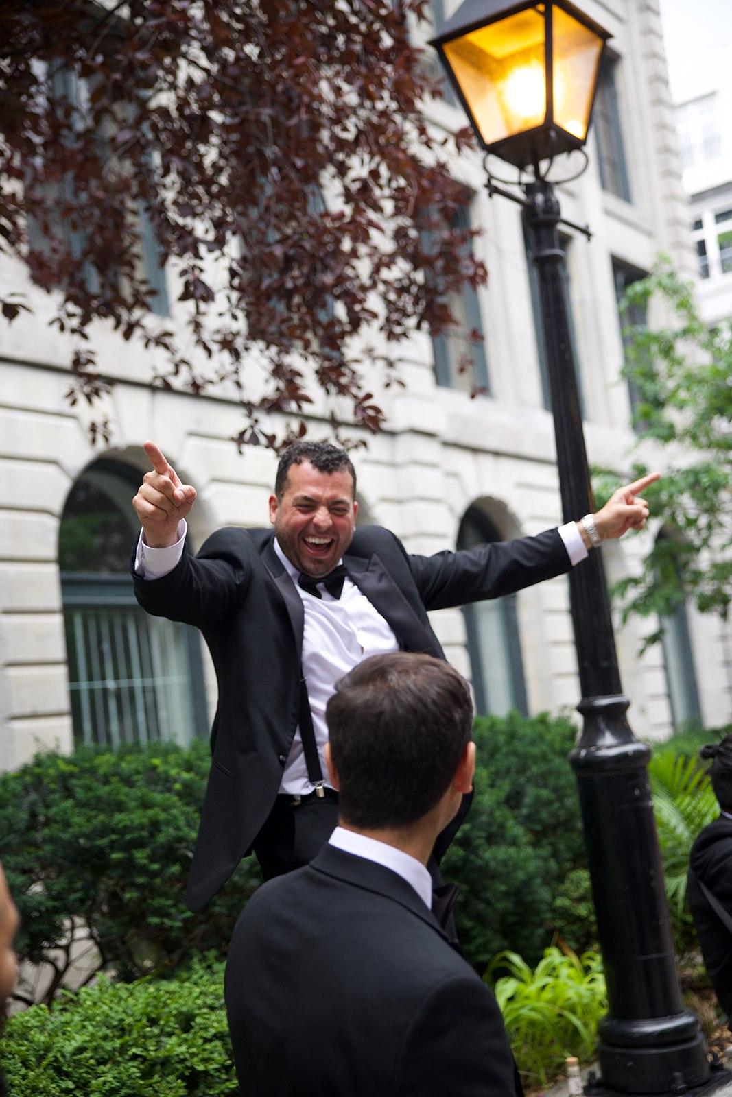 A Glamorous Summer Wedding at the Notre-Dame Basilica 26
