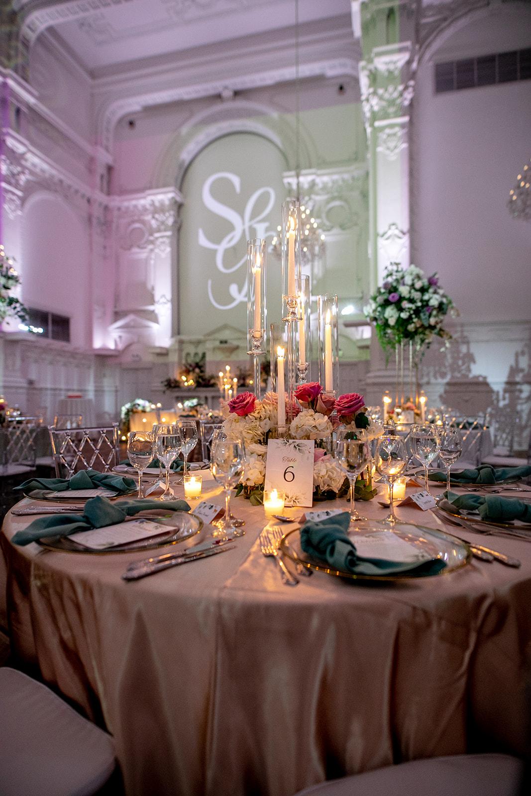 A Glamorous Summer Wedding at the Notre-Dame Basilica 23
