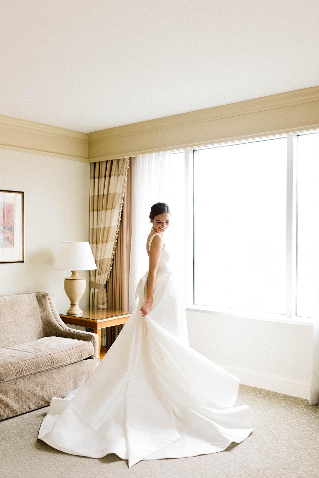 A Glamorous Fall Wedding at the Indiana Roof Ballroom 30