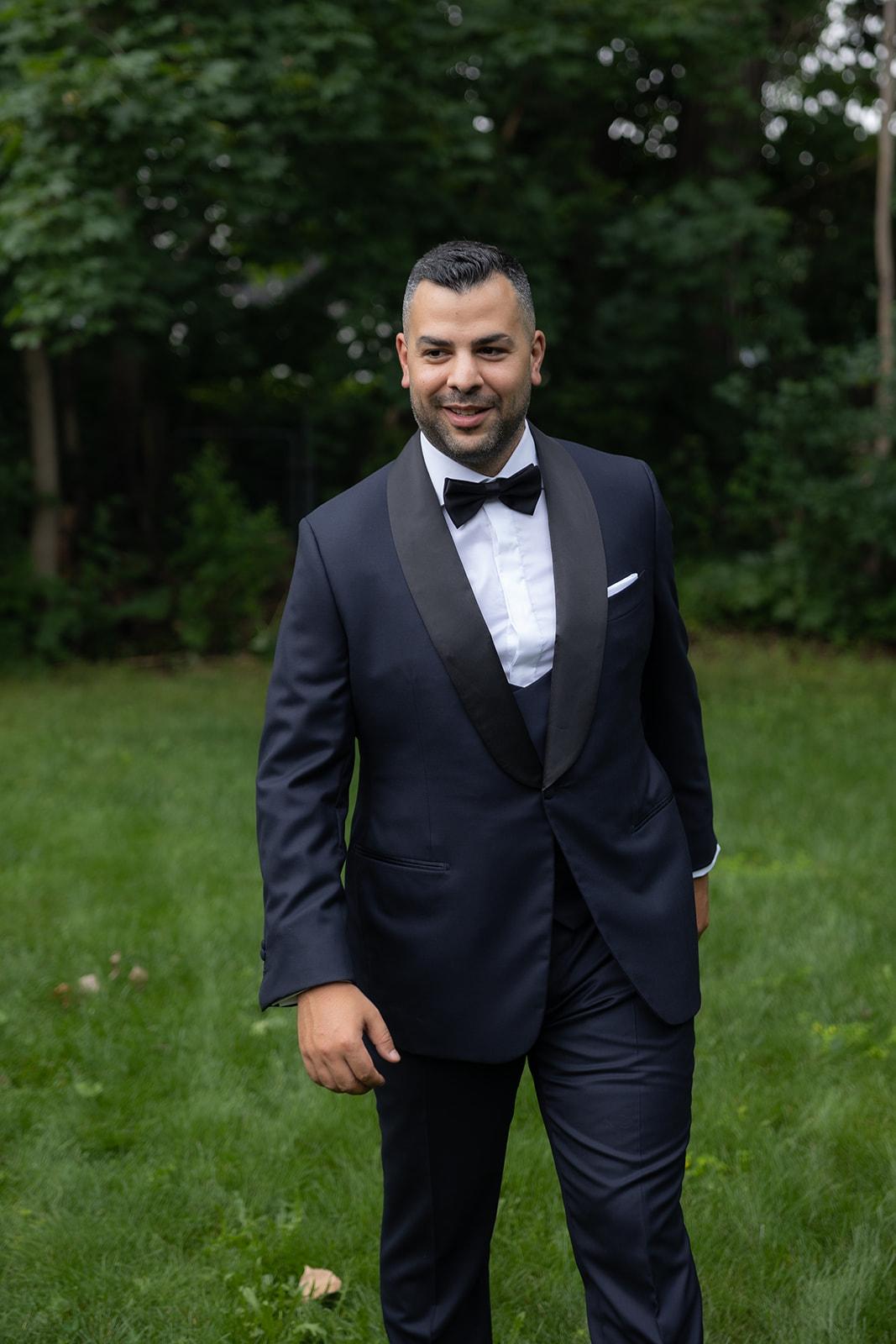 A Glamorous Summer Wedding at the Notre-Dame Basilica 25