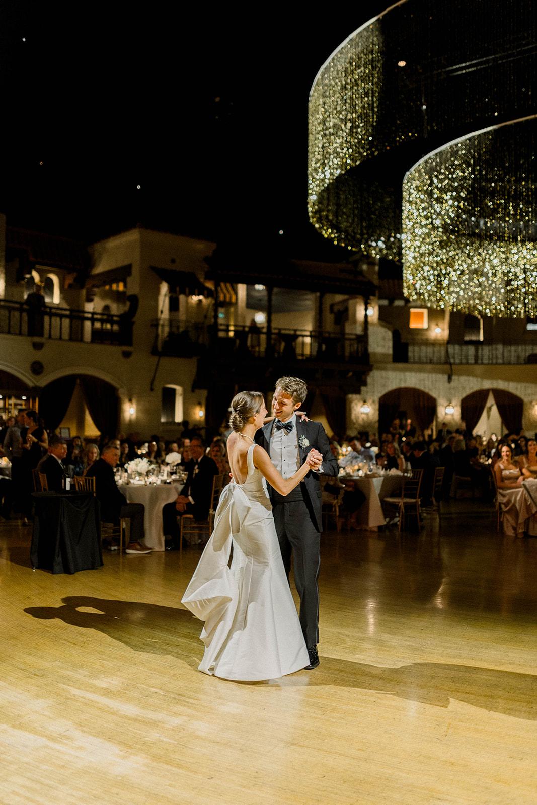 A Glamorous Fall Wedding at the Indiana Roof Ballroom 25