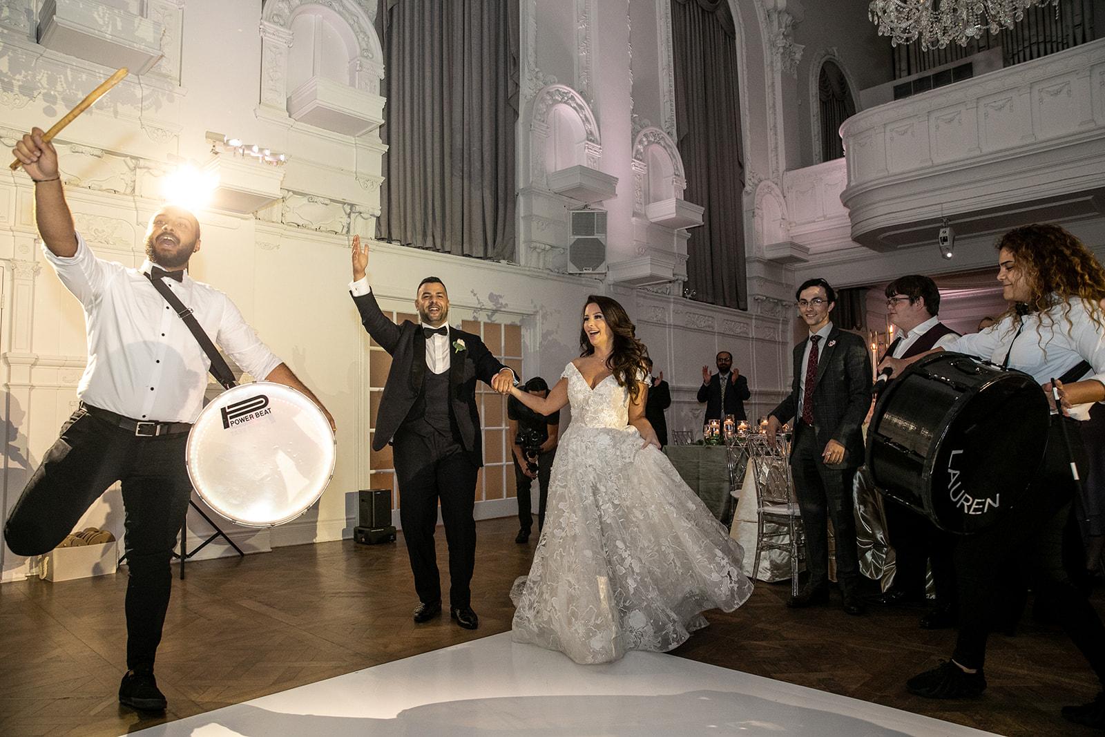 A Glamorous Summer Wedding at the Notre-Dame Basilica