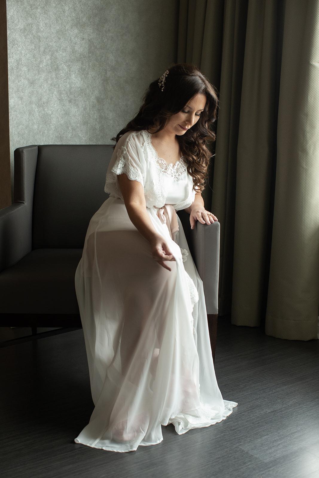 A Glamorous Summer Wedding at the Notre-Dame Basilica 9