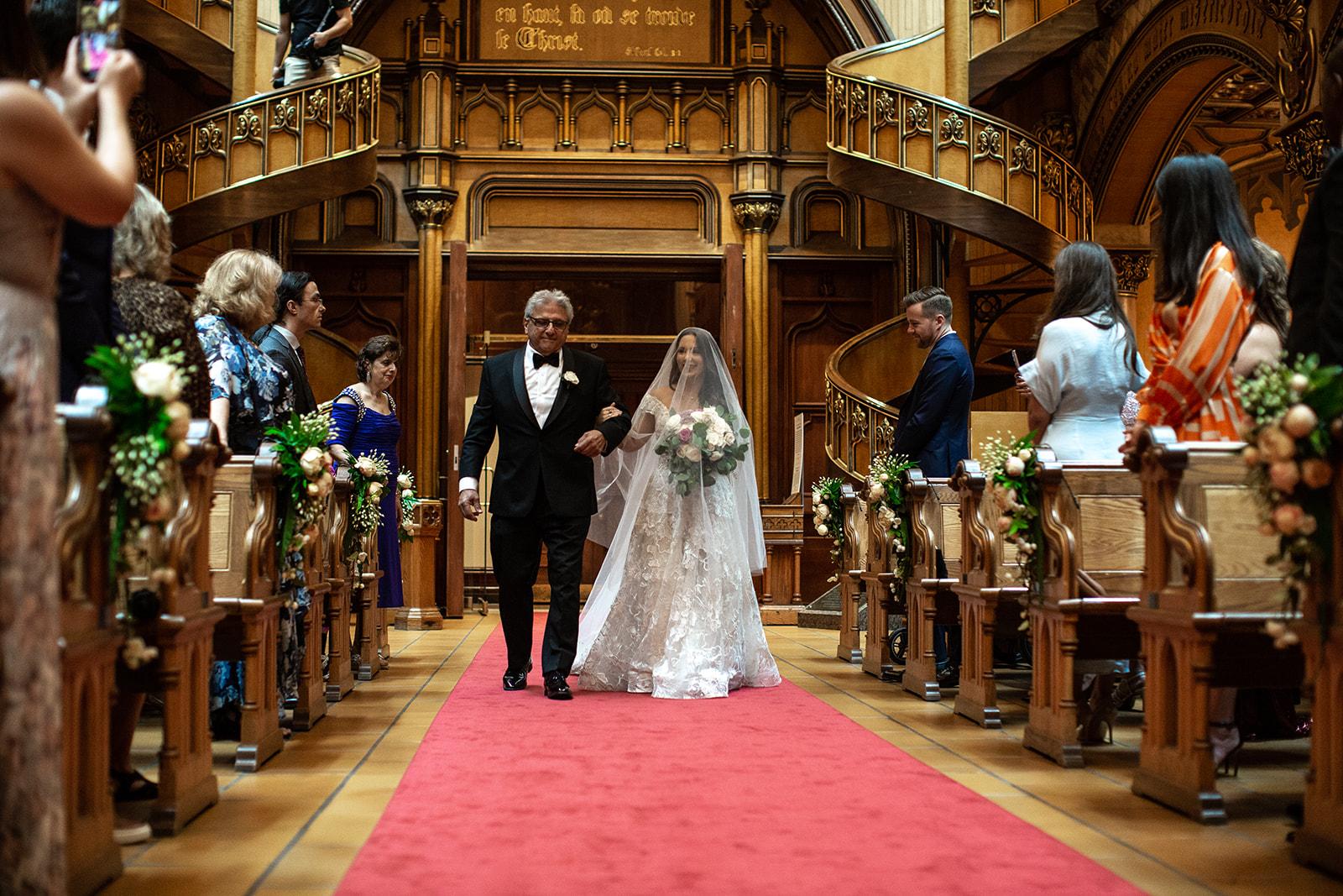 A Glamorous Summer Wedding at the Notre-Dame Basilica 71
