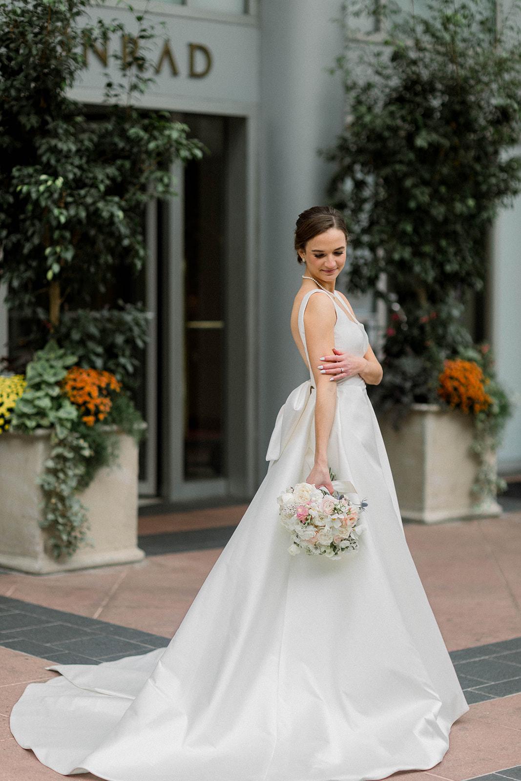A Glamorous Fall Wedding at the Indiana Roof Ballroom 3