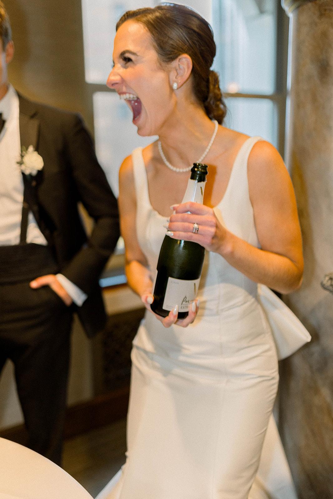A Glamorous Fall Wedding at the Indiana Roof Ballroom 34
