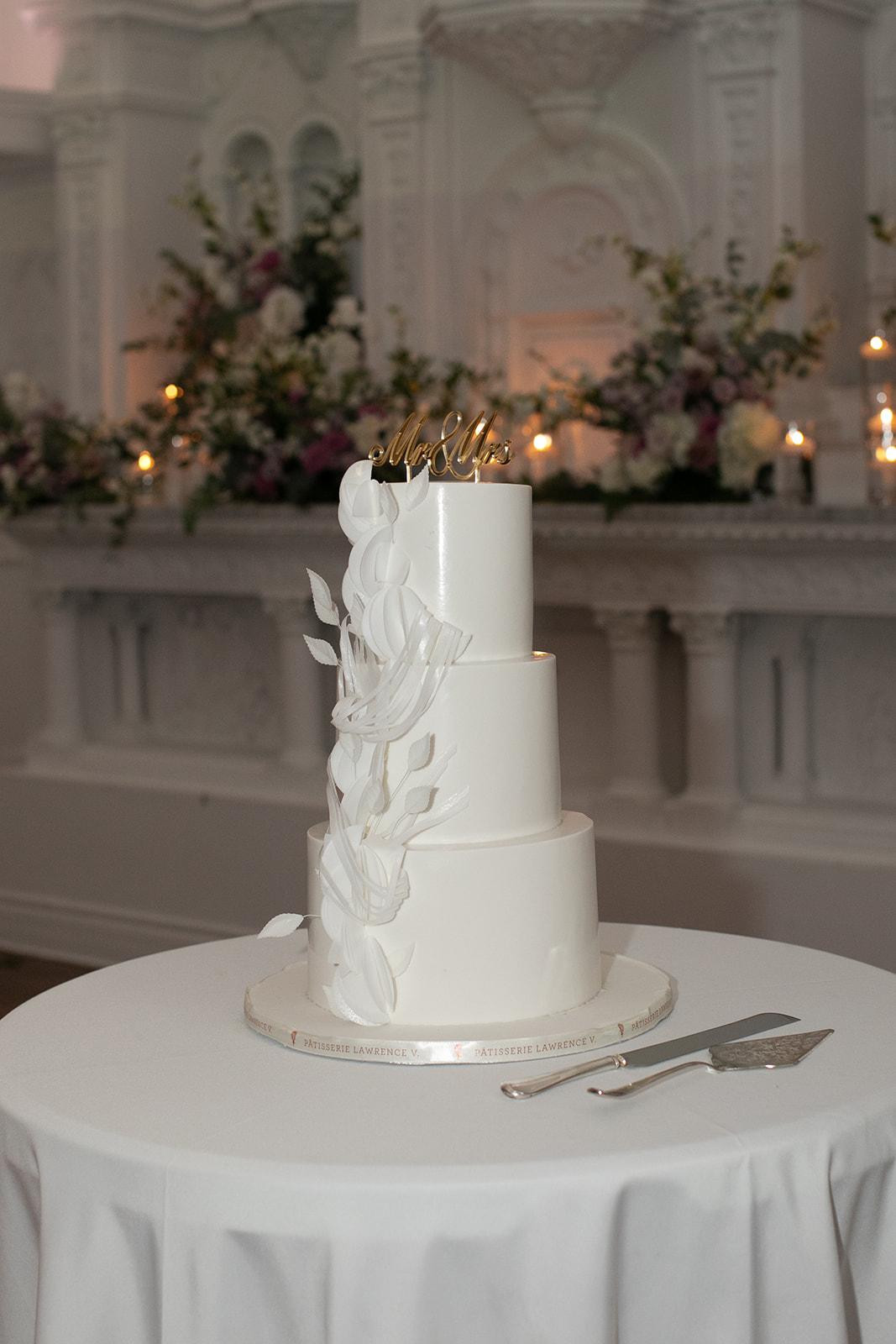 A Glamorous Summer Wedding at the Notre-Dame Basilica 4