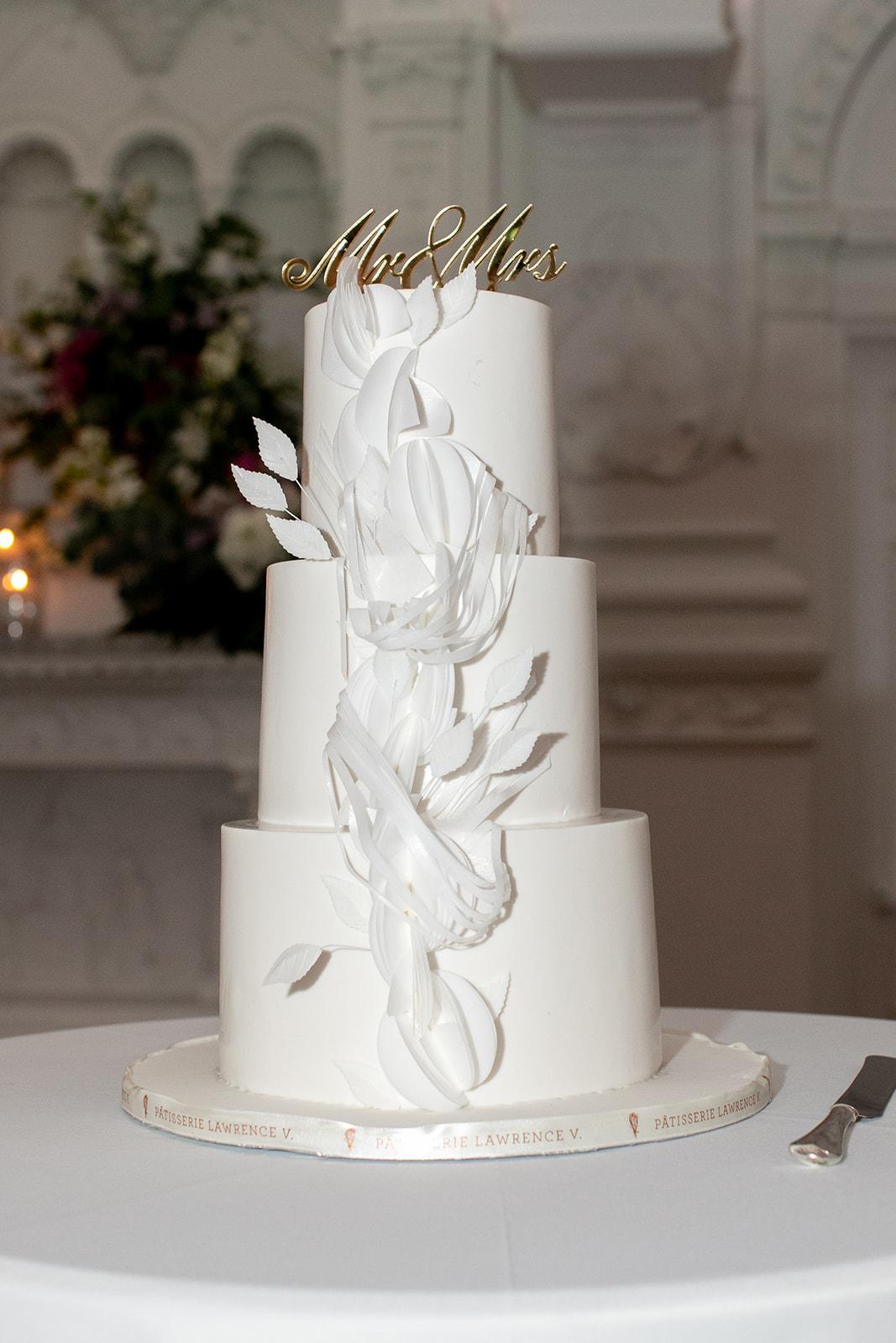 A Glamorous Summer Wedding at the Notre-Dame Basilica 2