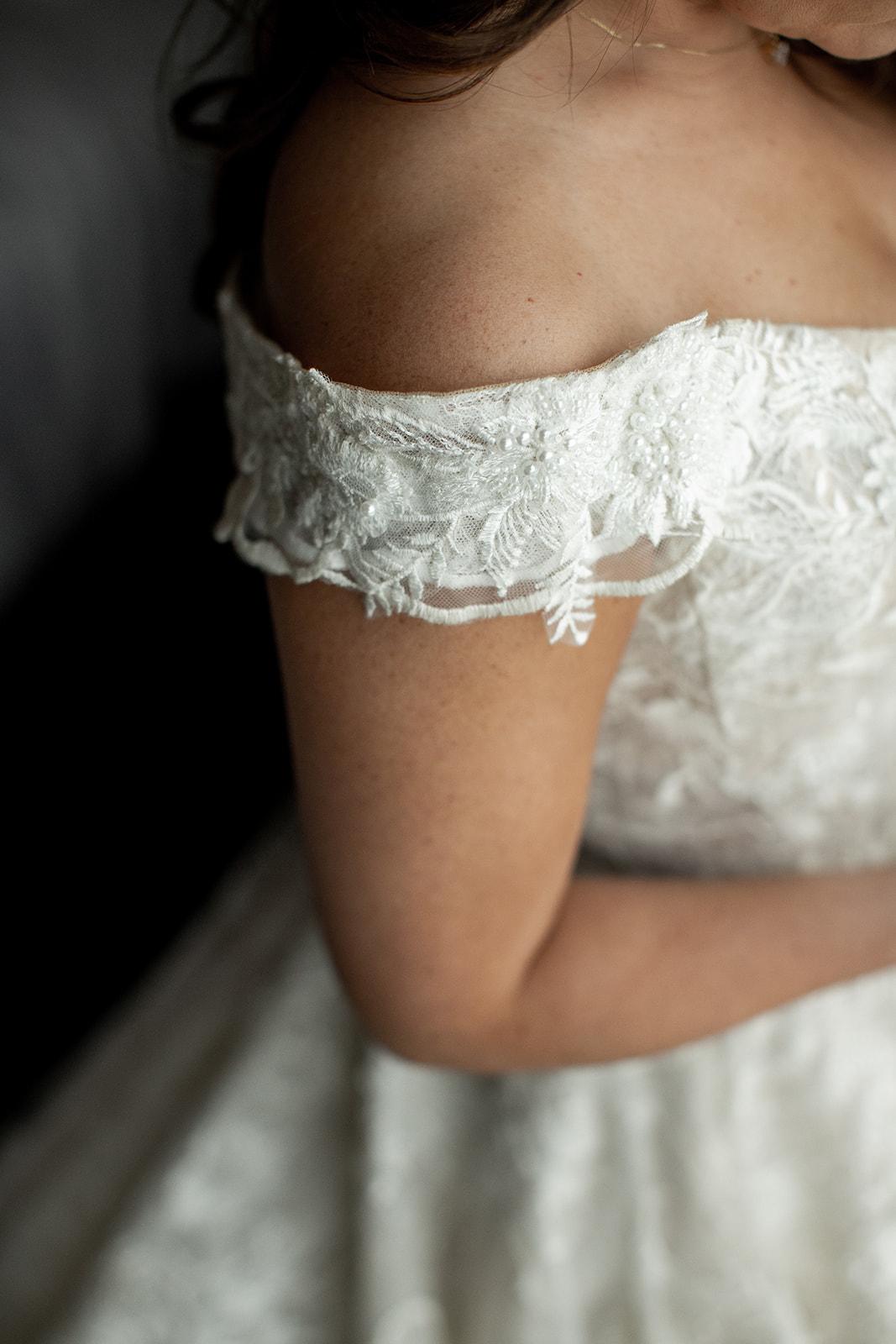 A Glamorous Summer Wedding at the Notre-Dame Basilica 13