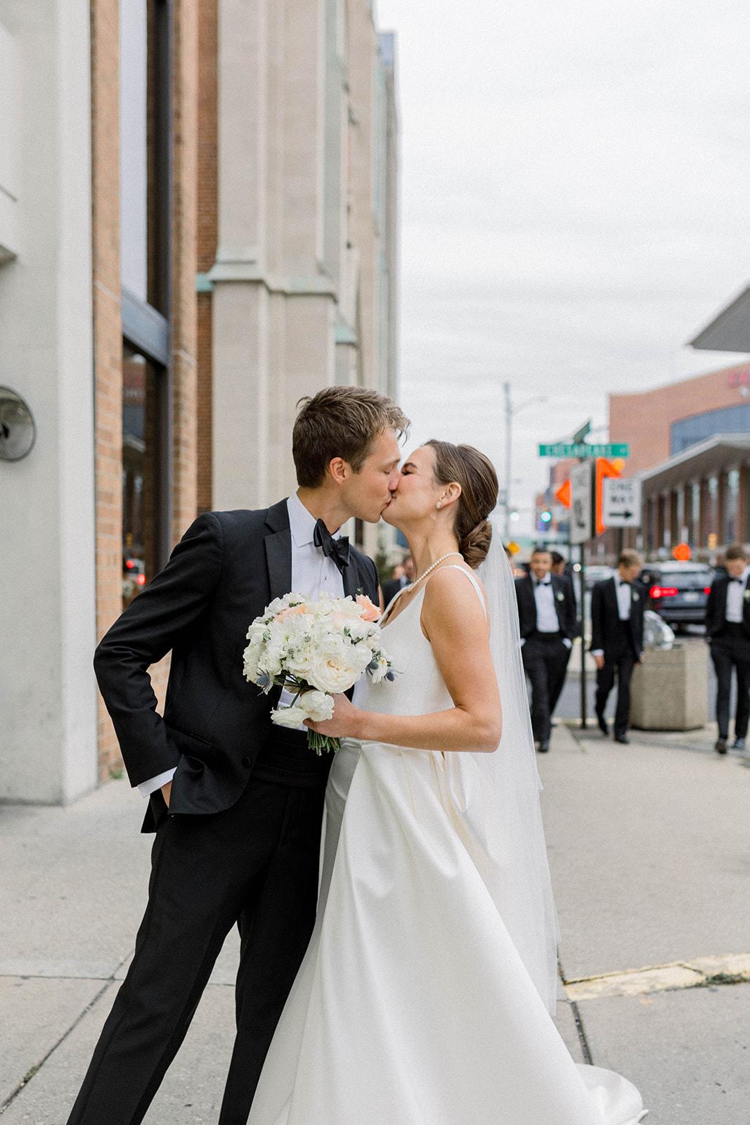 A Glamorous Fall Wedding at the Indiana Roof Ballroom 15