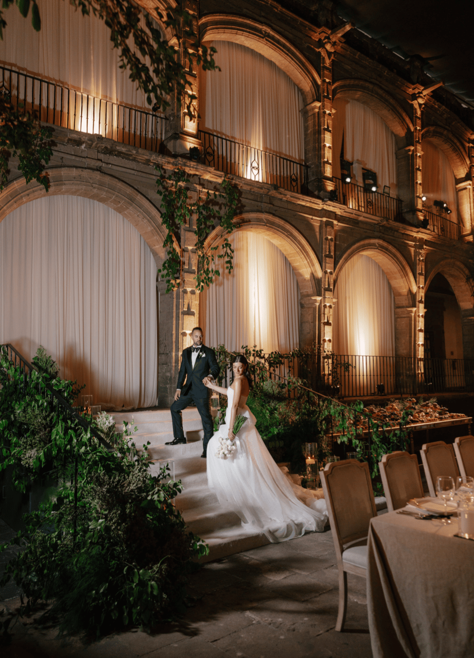 A Glamorous Spring Wedding at Ex Convento San Hipolito