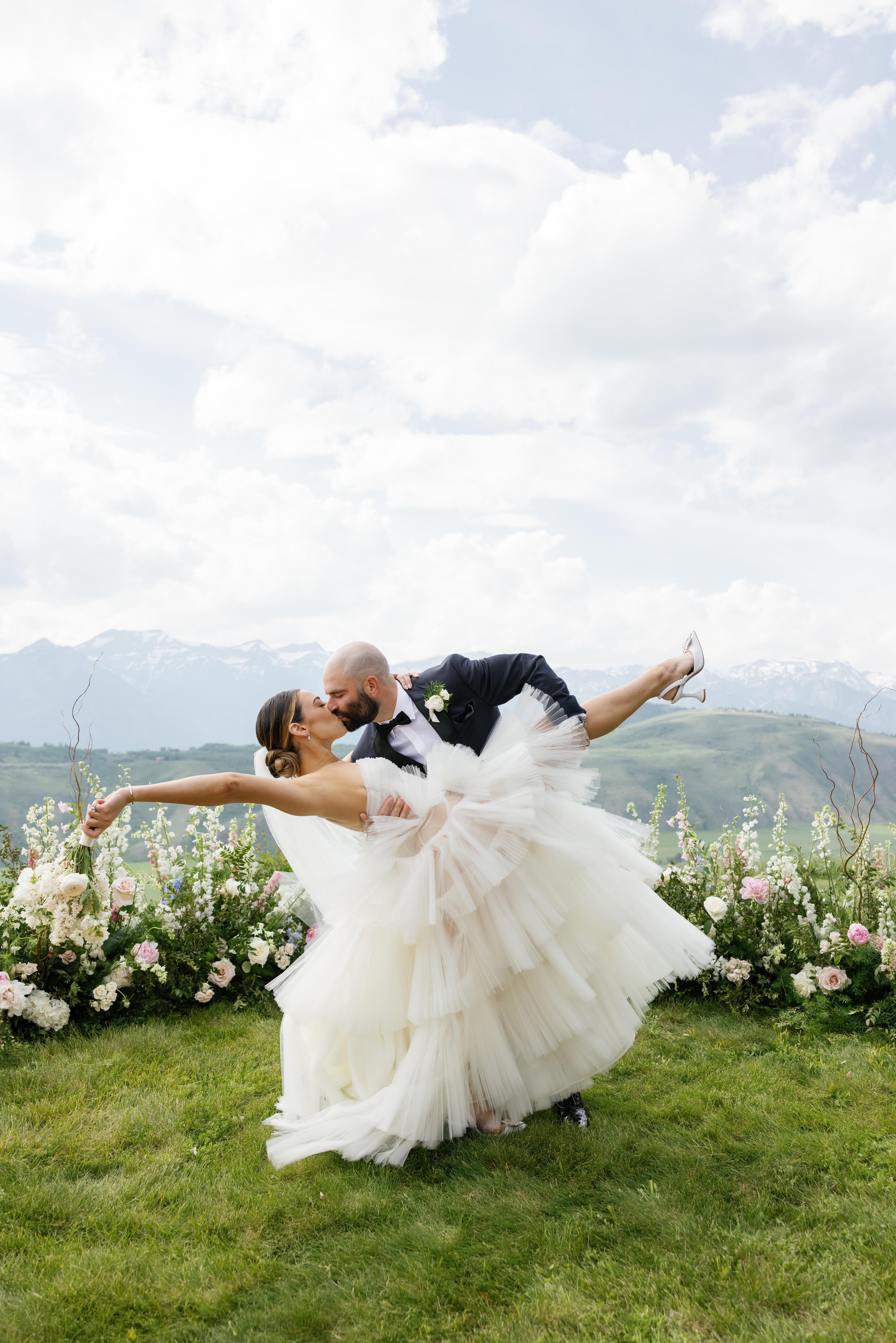 A Romantic Summer Wedding at Amangani