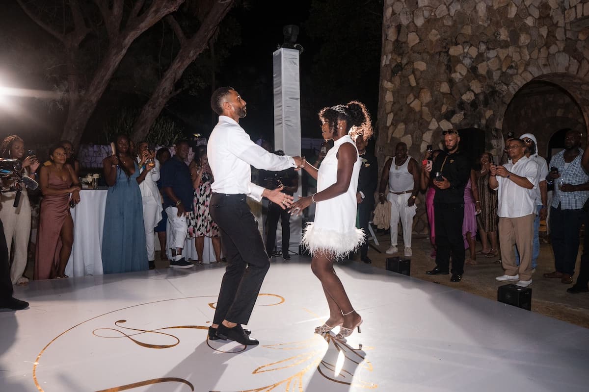 A Glamorous Summer Wedding at the Patoo Castle 5
