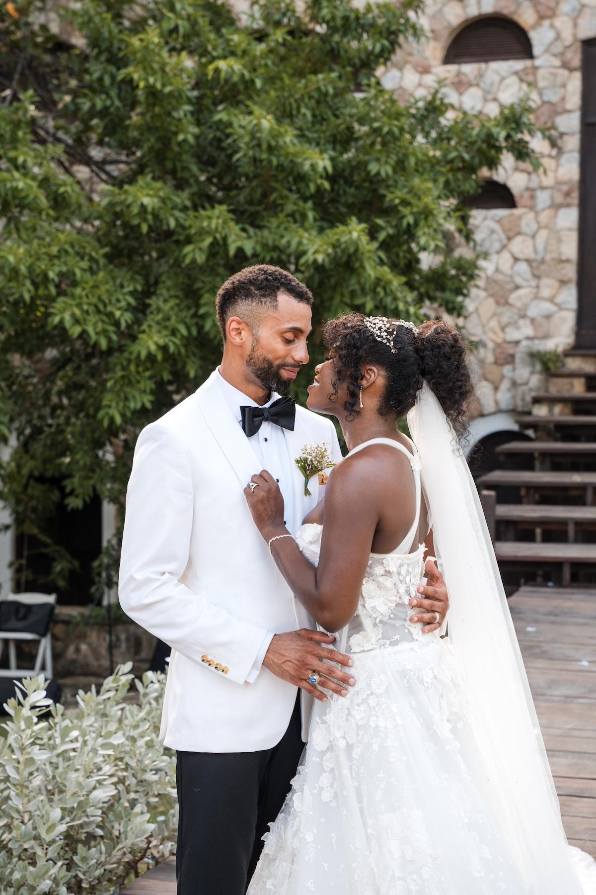 A Glamorous Summer Wedding at the Patoo Castle 24