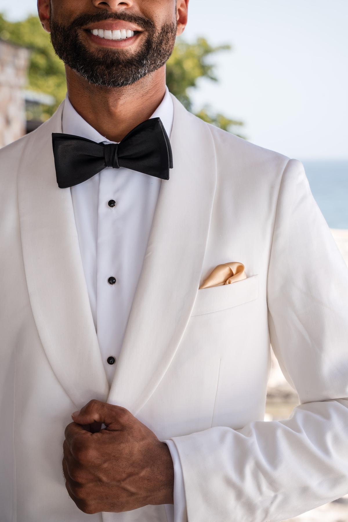 A Glamorous Summer Wedding at the Patoo Castle 10