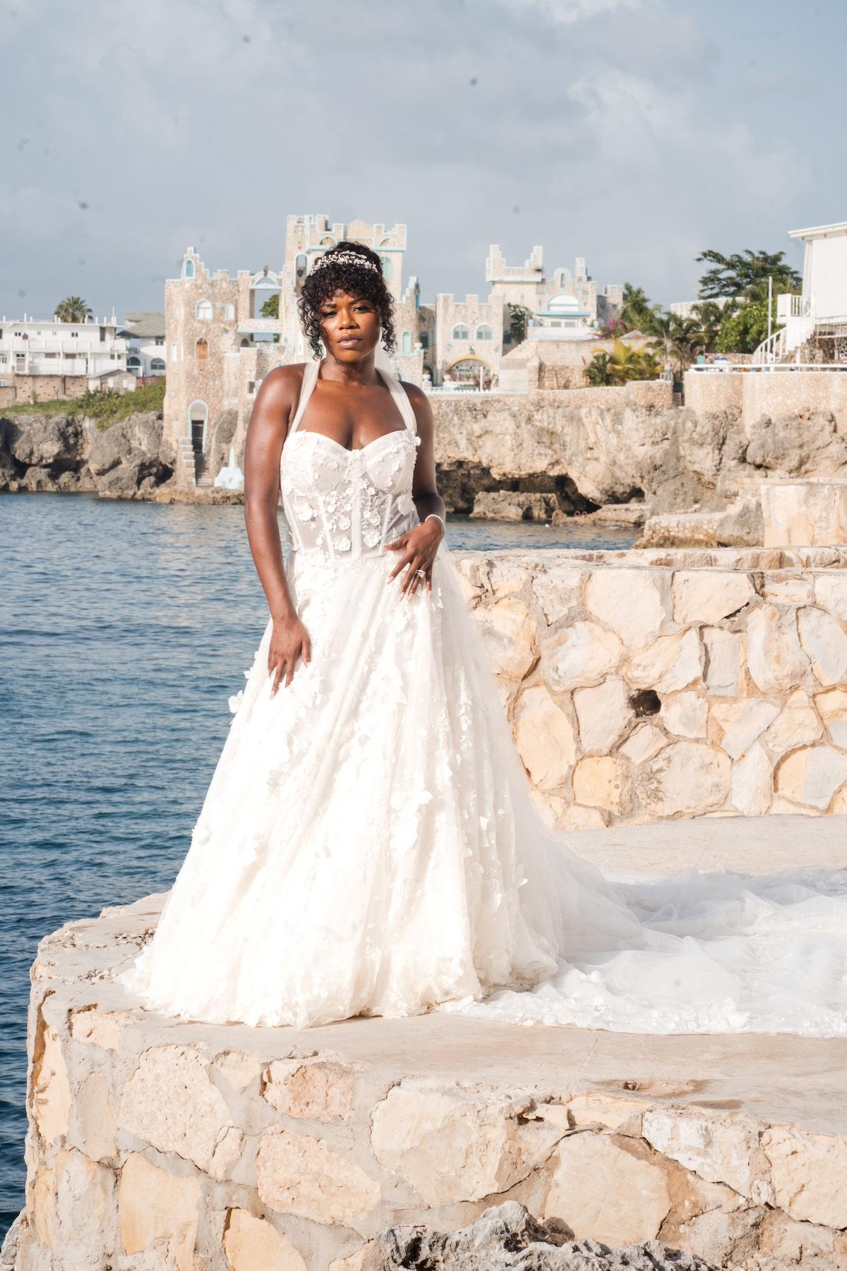 A Glamorous Summer Wedding at the Patoo Castle 27