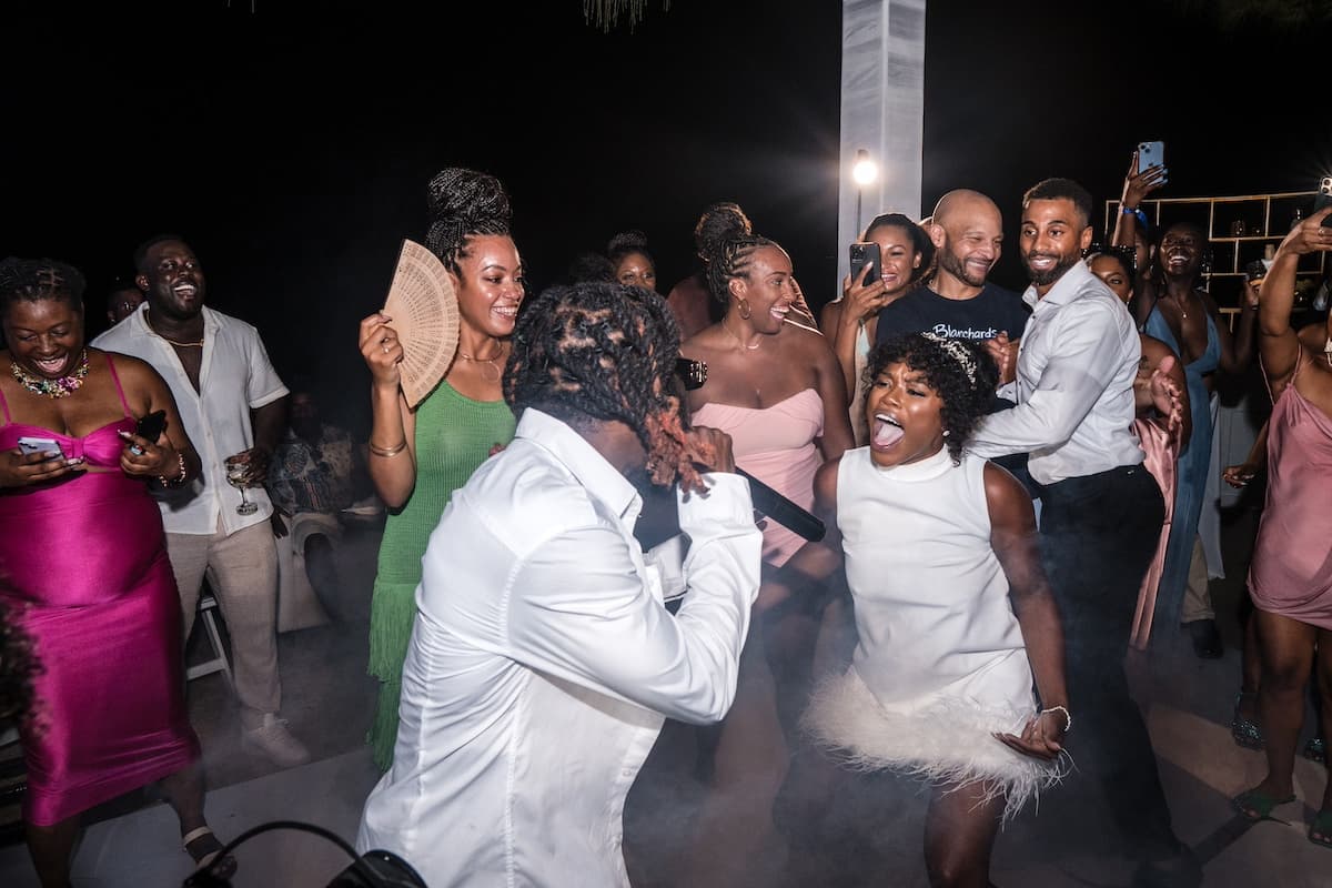 A Glamorous Summer Wedding at the Patoo Castle 6