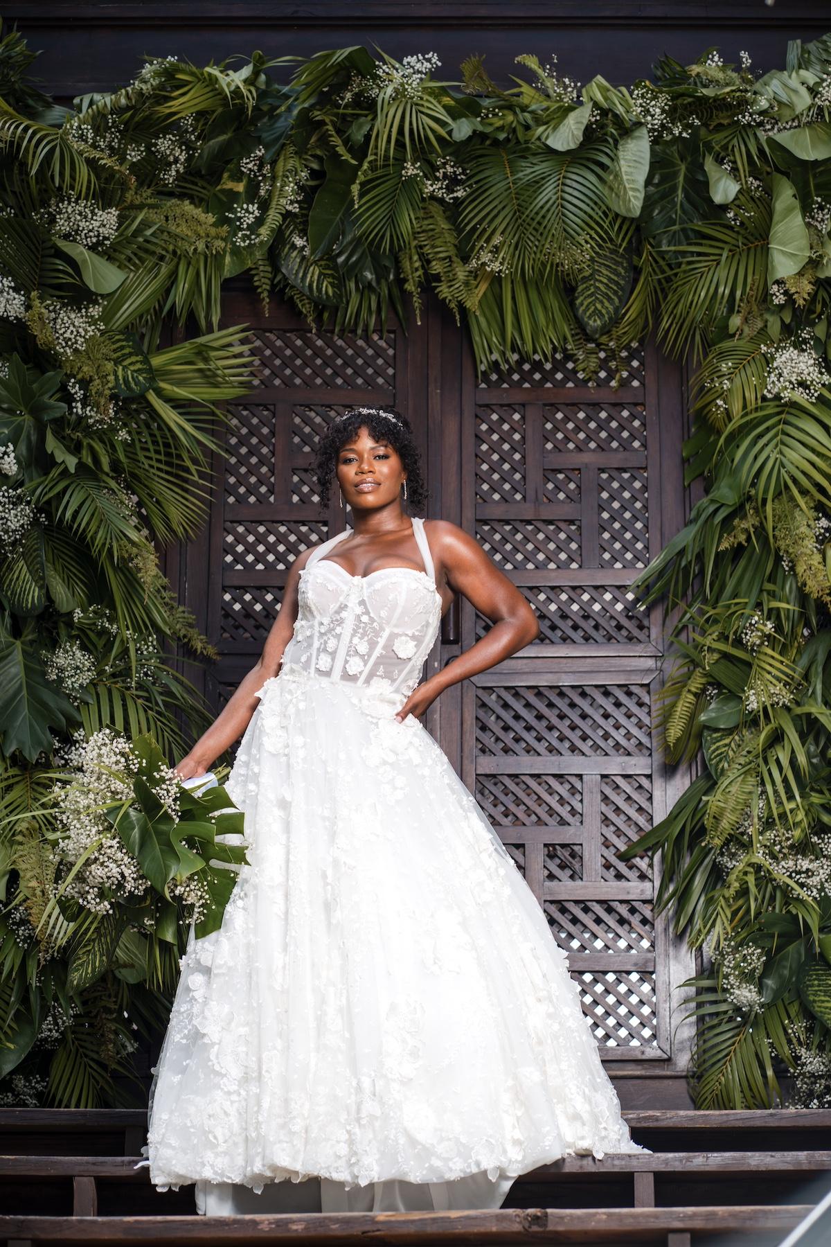 A Glamorous Summer Wedding at the Patoo Castle 40