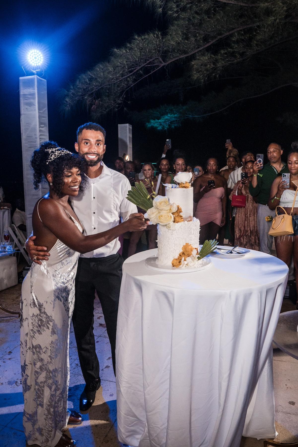 A Glamorous Summer Wedding at the Patoo Castle photo 2