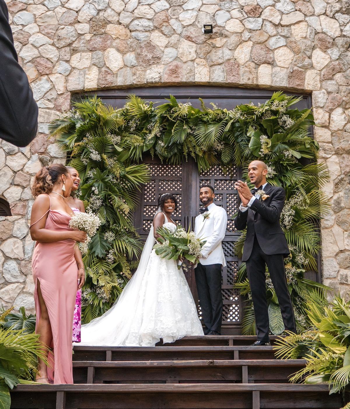 A Glamorous Summer Wedding at the Patoo Castle 46