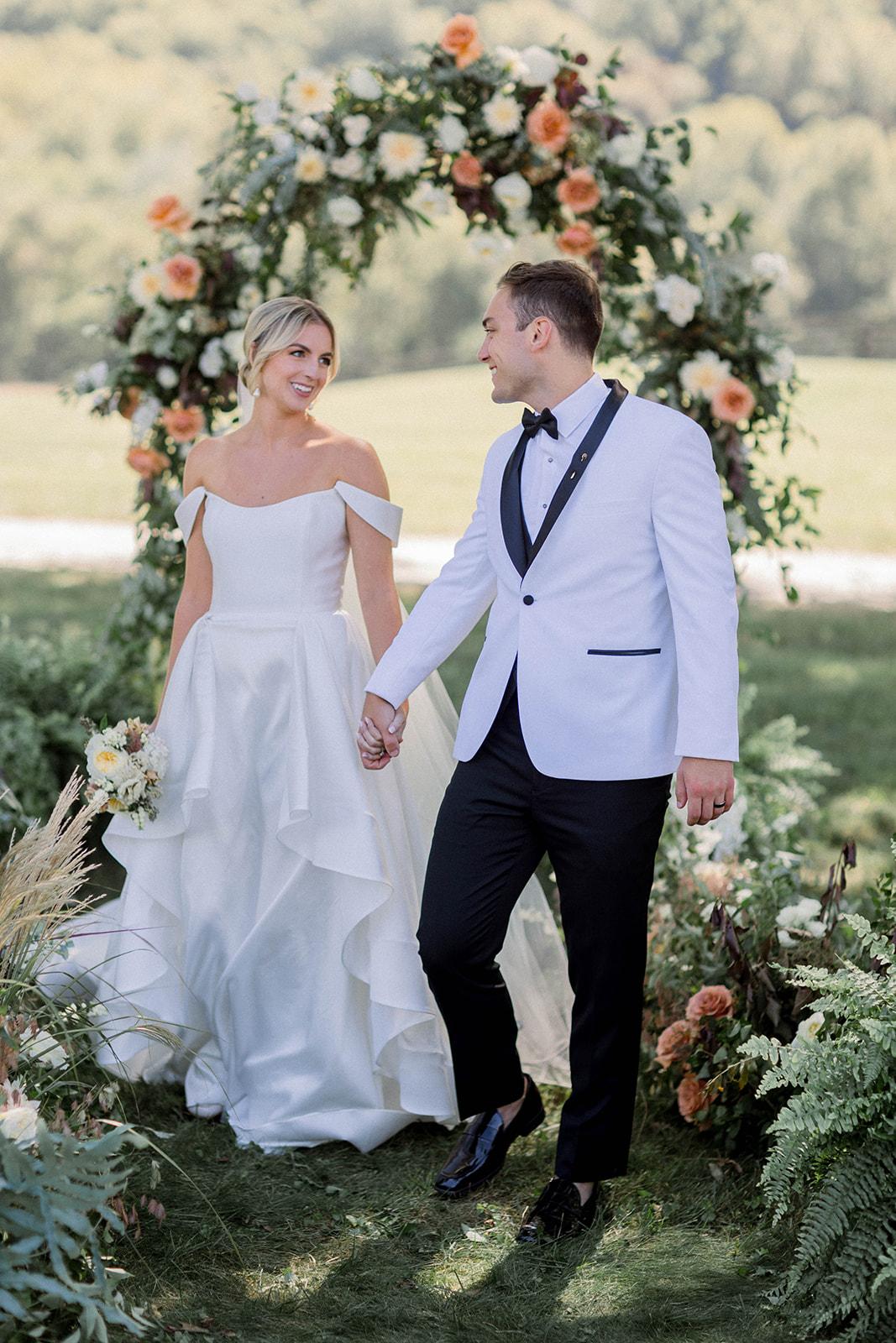 A Rustic Fall Wedding at the Richwood on the River 40