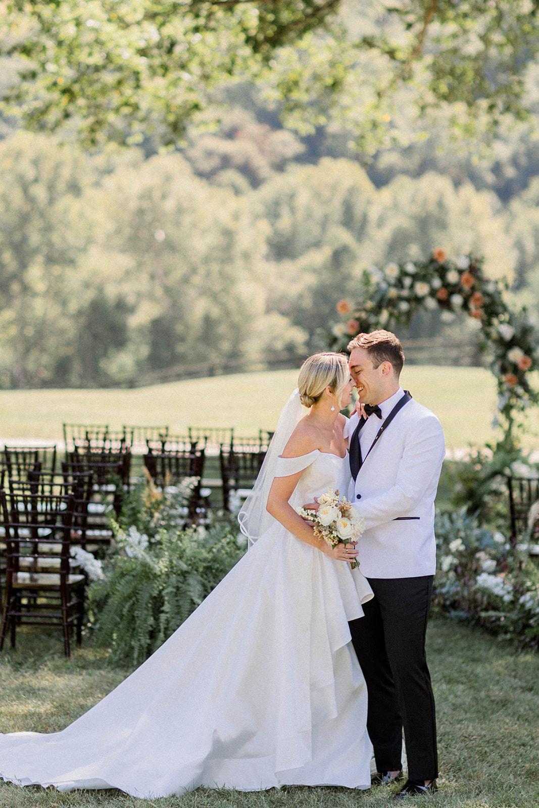 A Rustic Fall Wedding at the Richwood on the River