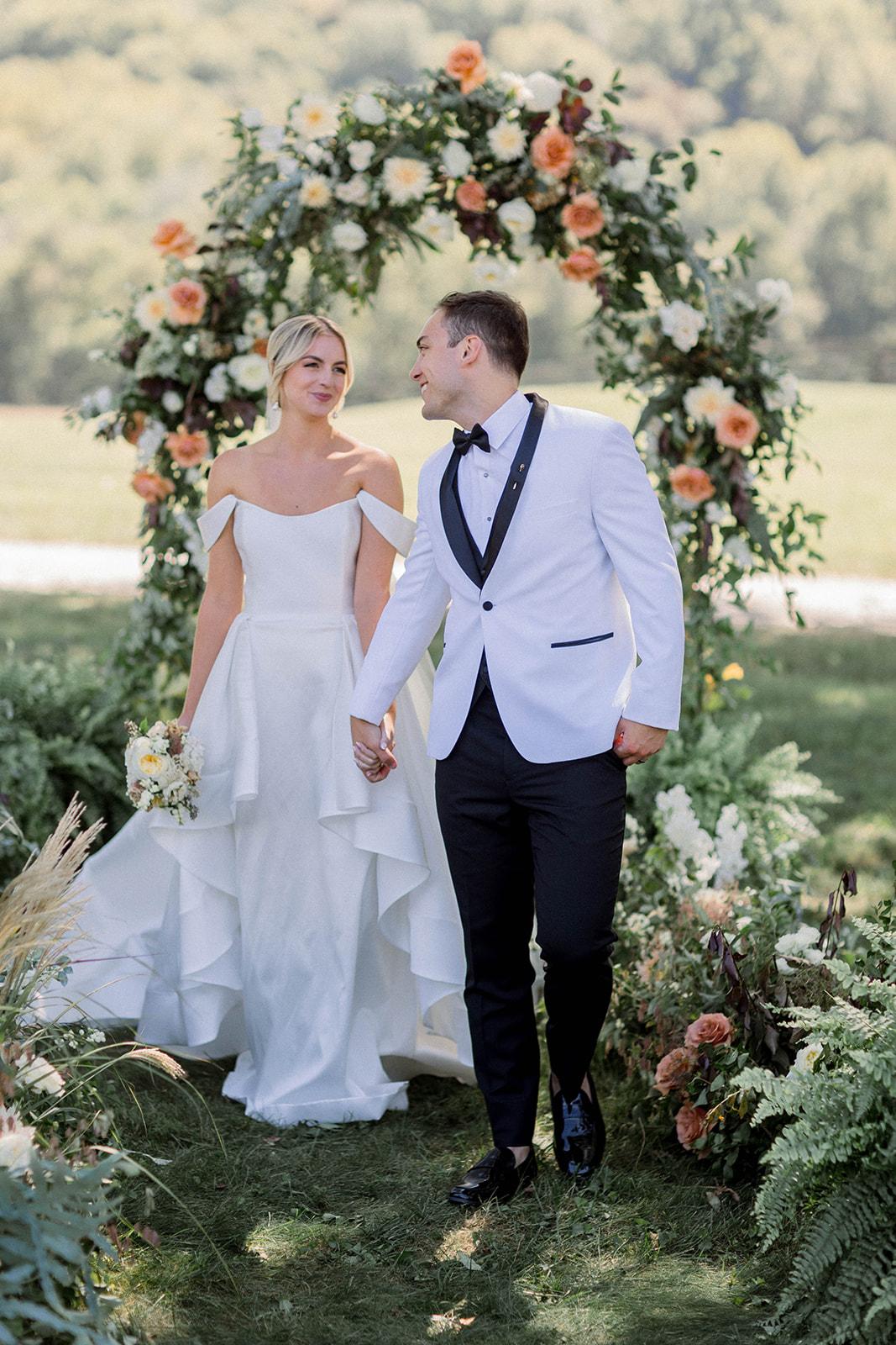 A Rustic Fall Wedding at the Richwood on the River 39