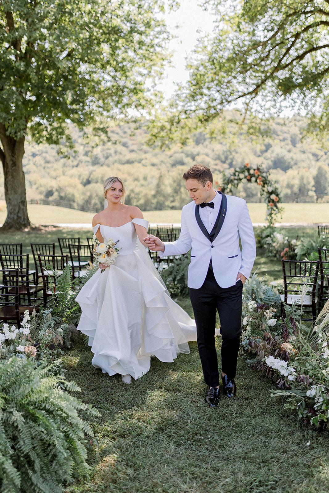 A Rustic Fall Wedding at the Richwood on the River 62