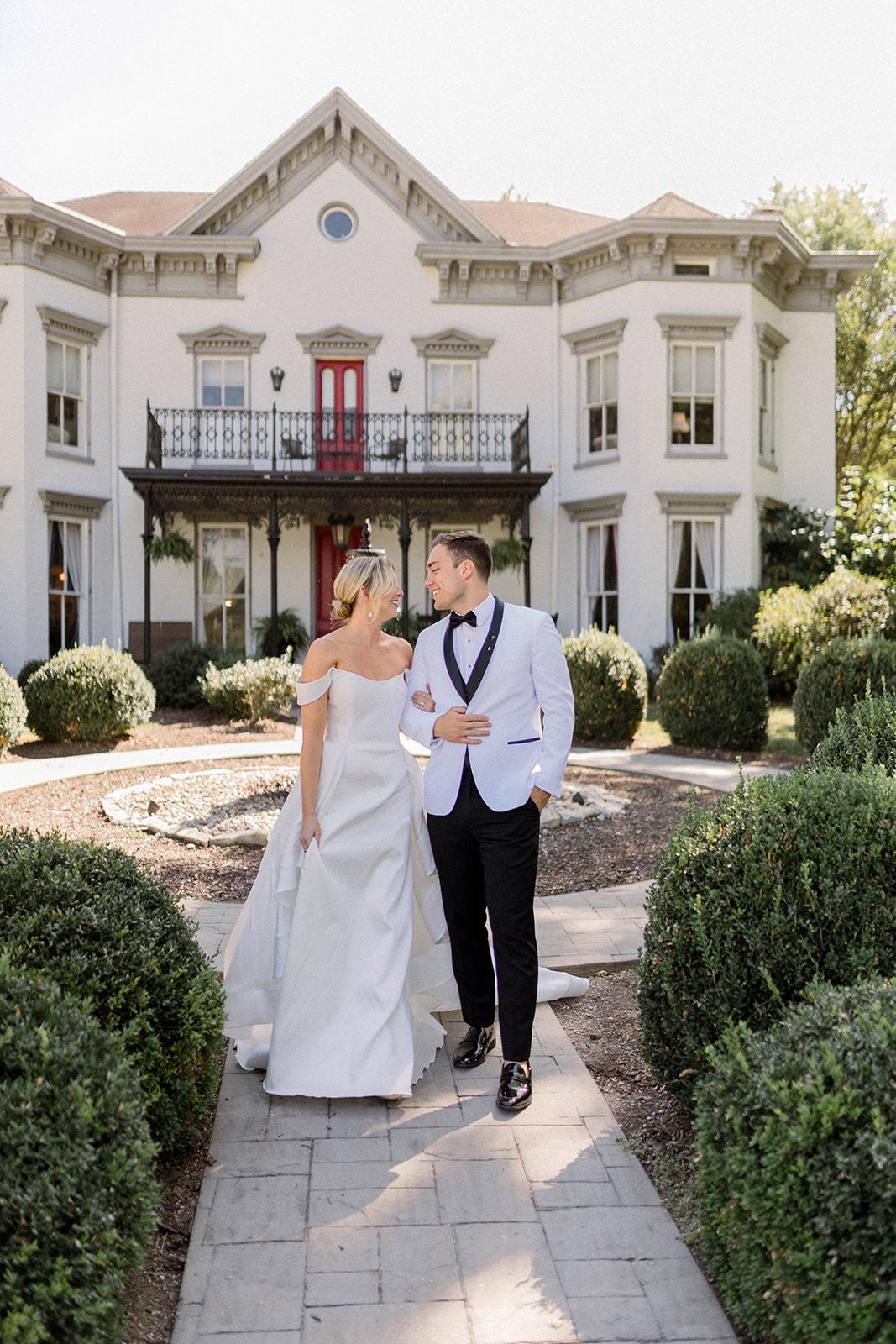 A Rustic Fall Wedding at the Richwood on the River 52