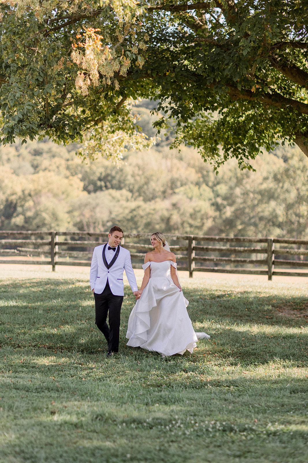 A Rustic Fall Wedding at the Richwood on the River 57