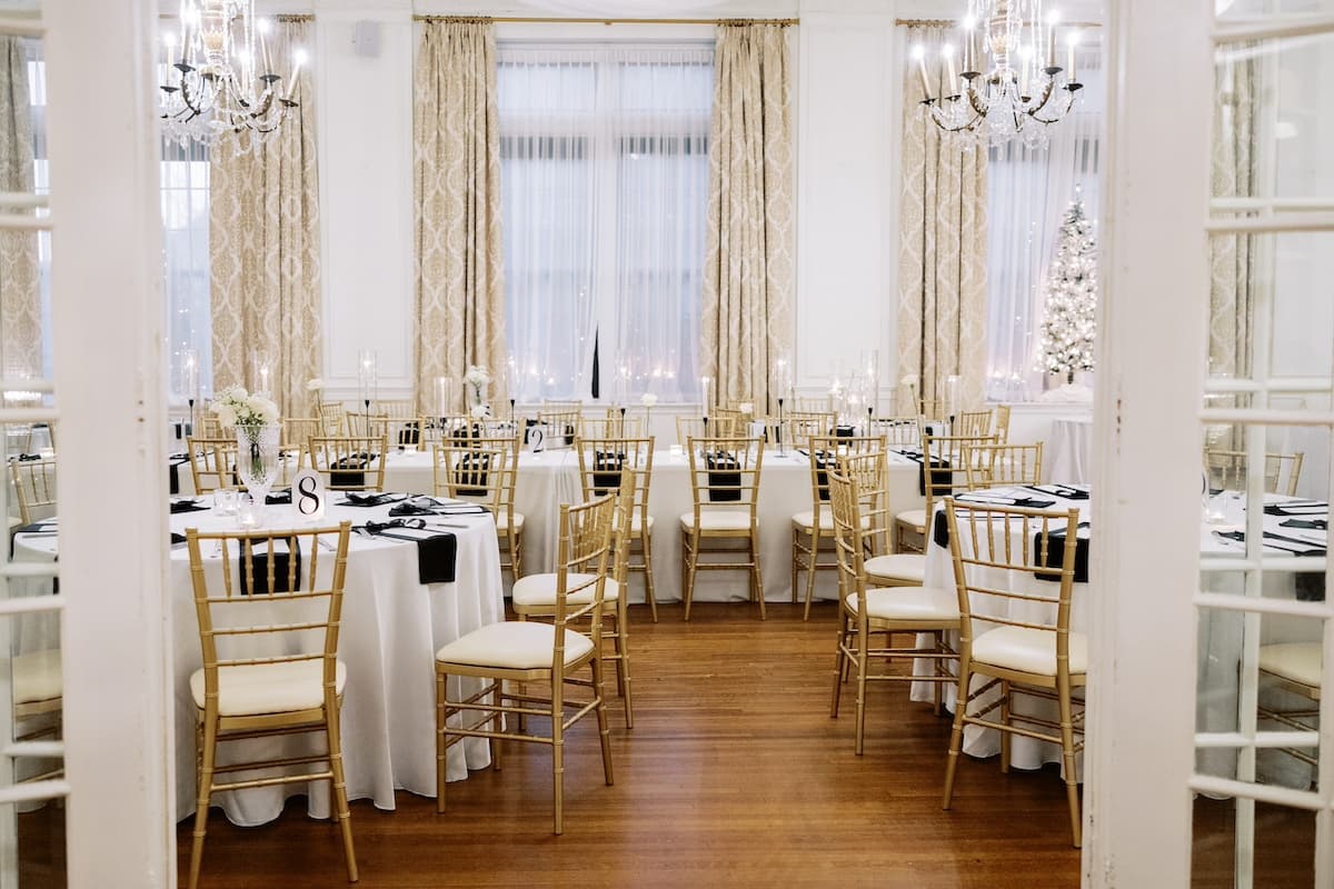 A Classic Winter Wedding at The Hotel Concord 5