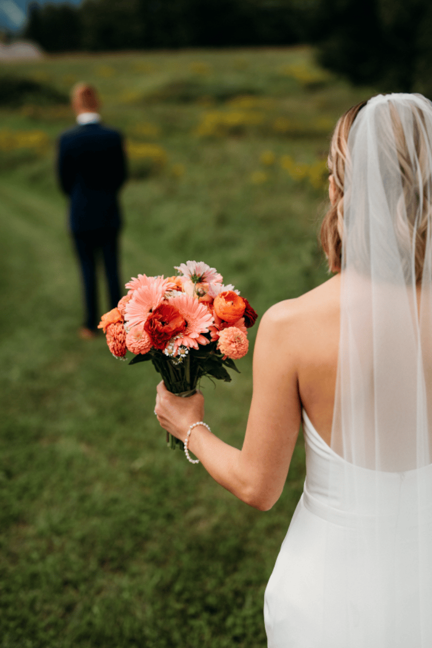 A Modern Summer Wedding at Topnotch Resort photo 3