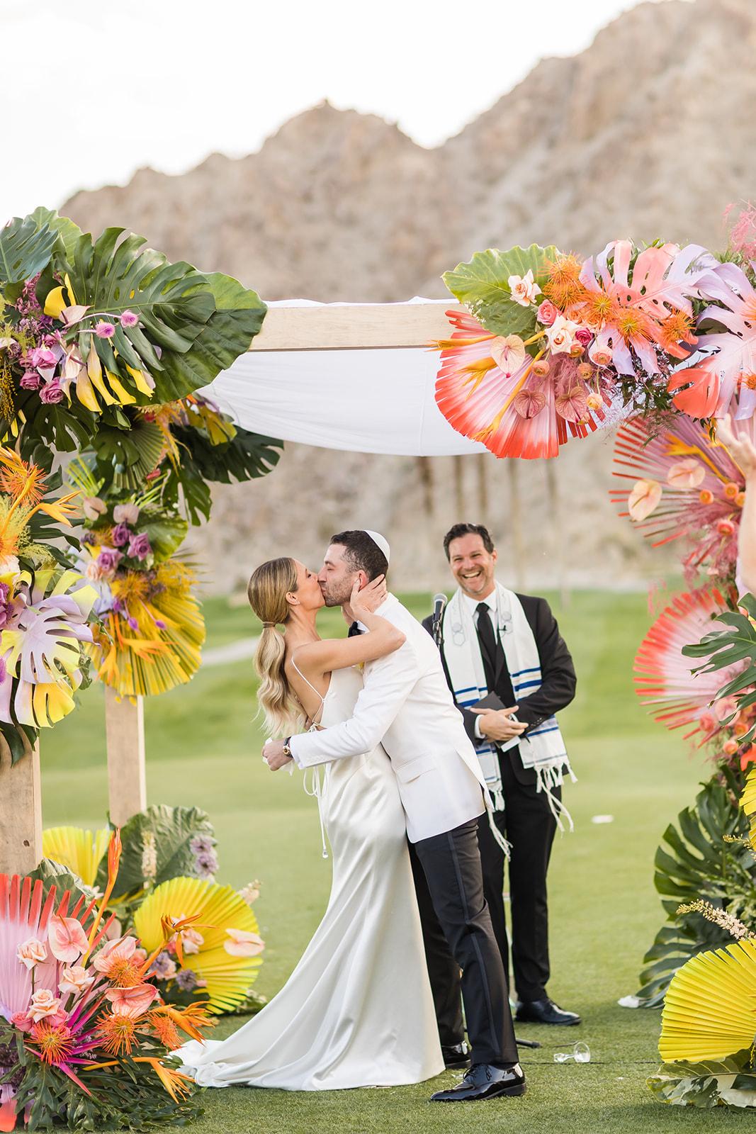 A Modern Spring Wedding at the PGA West Mountain Course 98